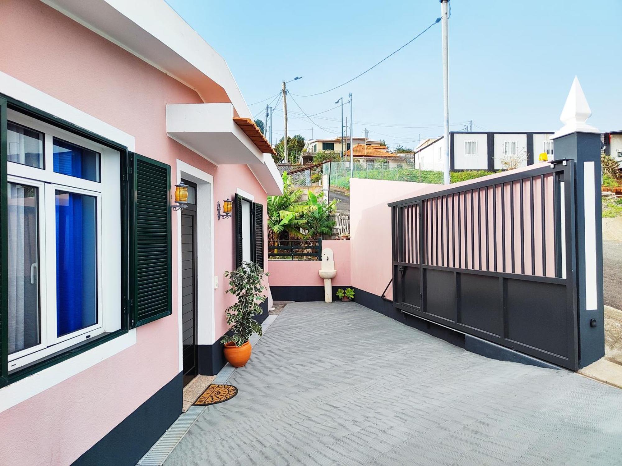 Gateone Al Airport View House Villa Machico  Bagian luar foto
