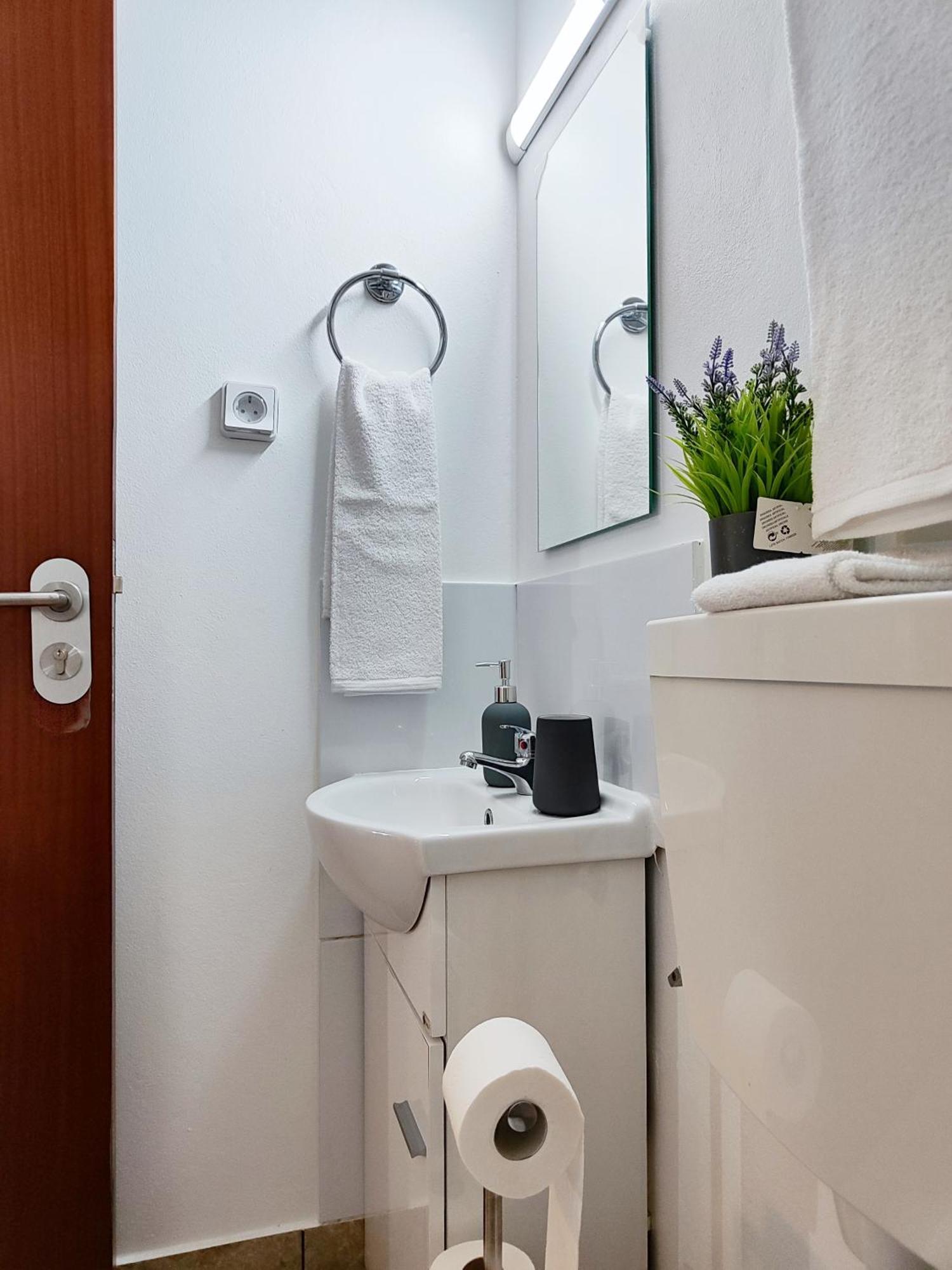 Gateone Al Airport View House Villa Machico  Bagian luar foto