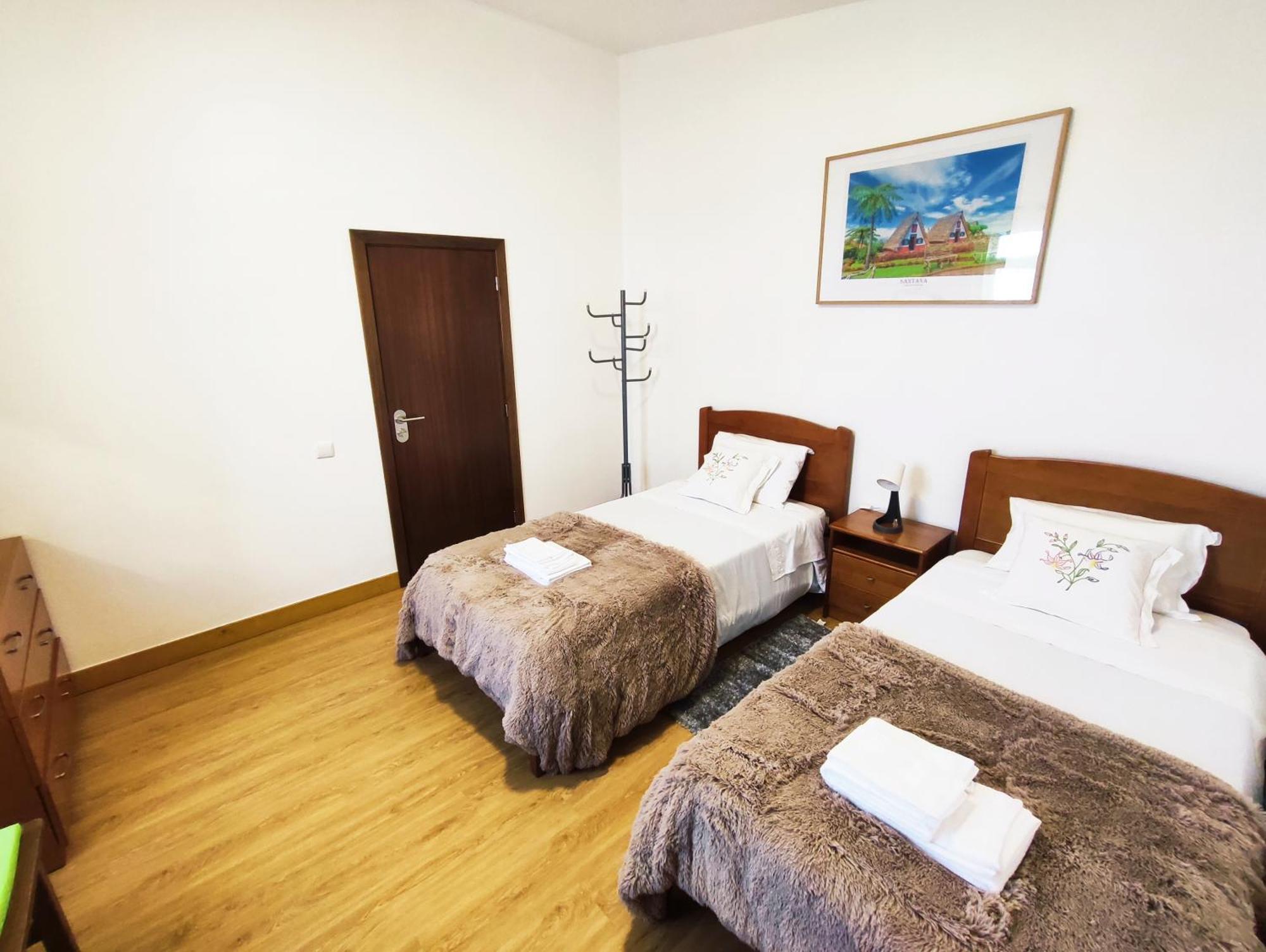 Gateone Al Airport View House Villa Machico  Bagian luar foto