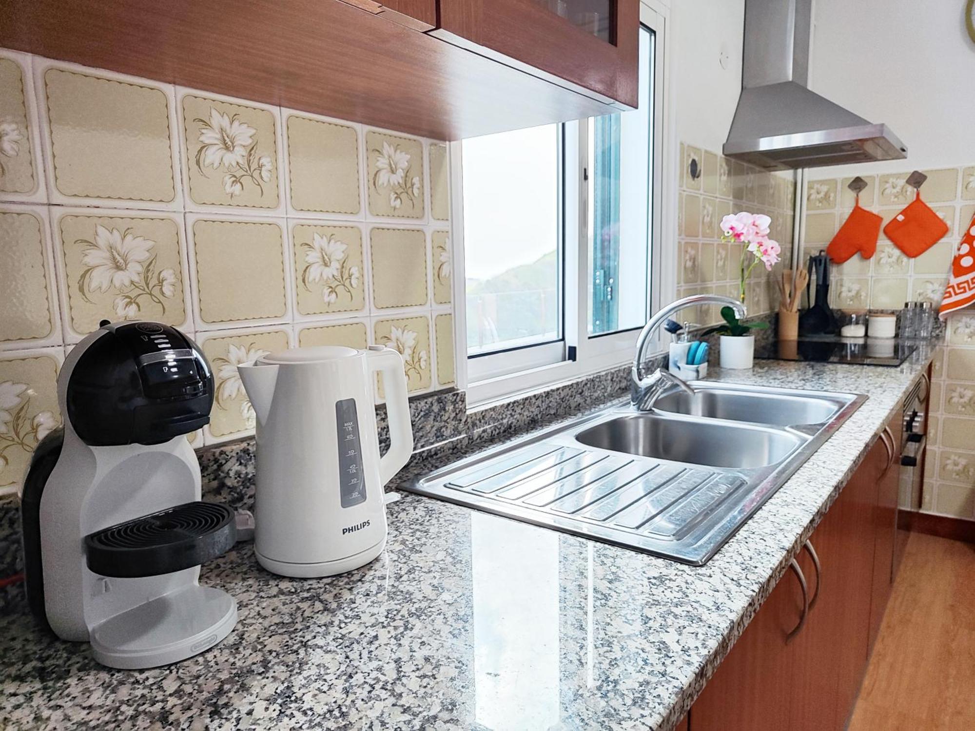 Gateone Al Airport View House Villa Machico  Bagian luar foto