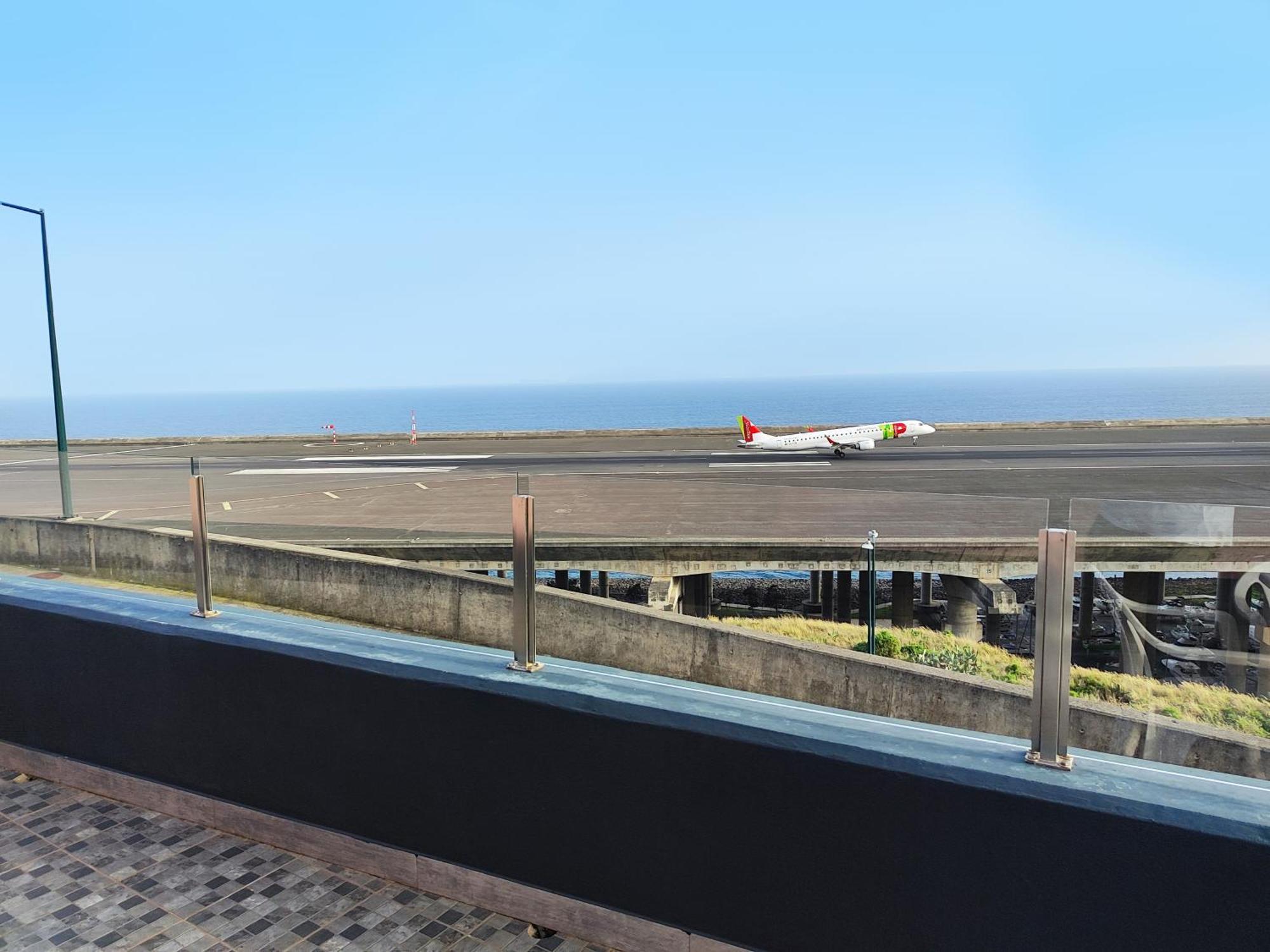 Gateone Al Airport View House Villa Machico  Bagian luar foto