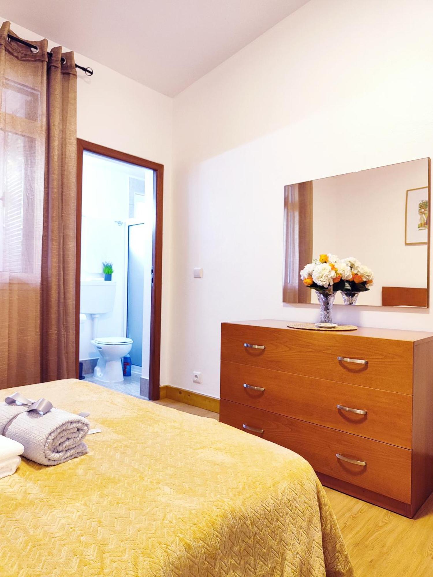 Gateone Al Airport View House Villa Machico  Bagian luar foto