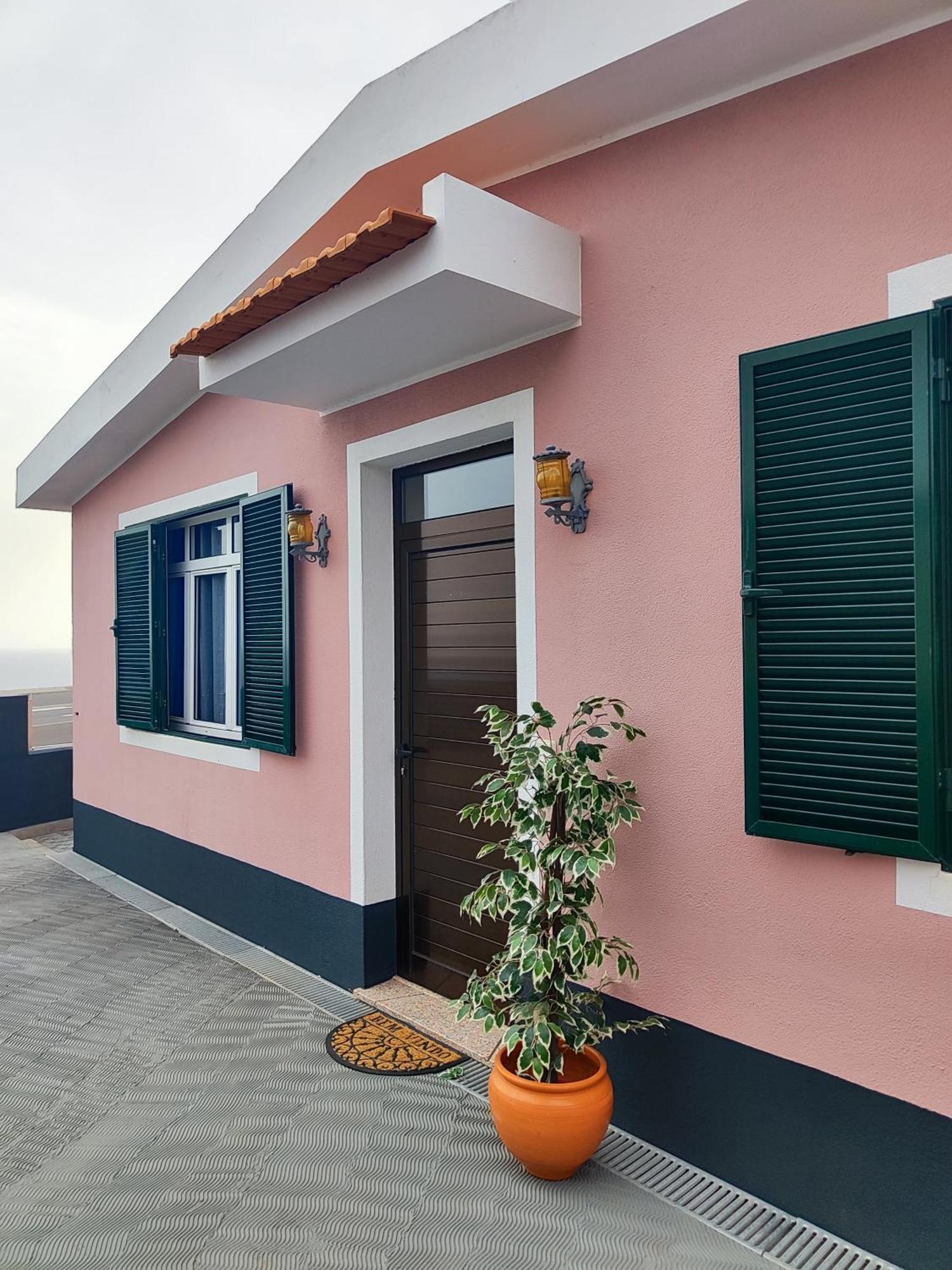 Gateone Al Airport View House Villa Machico  Bagian luar foto