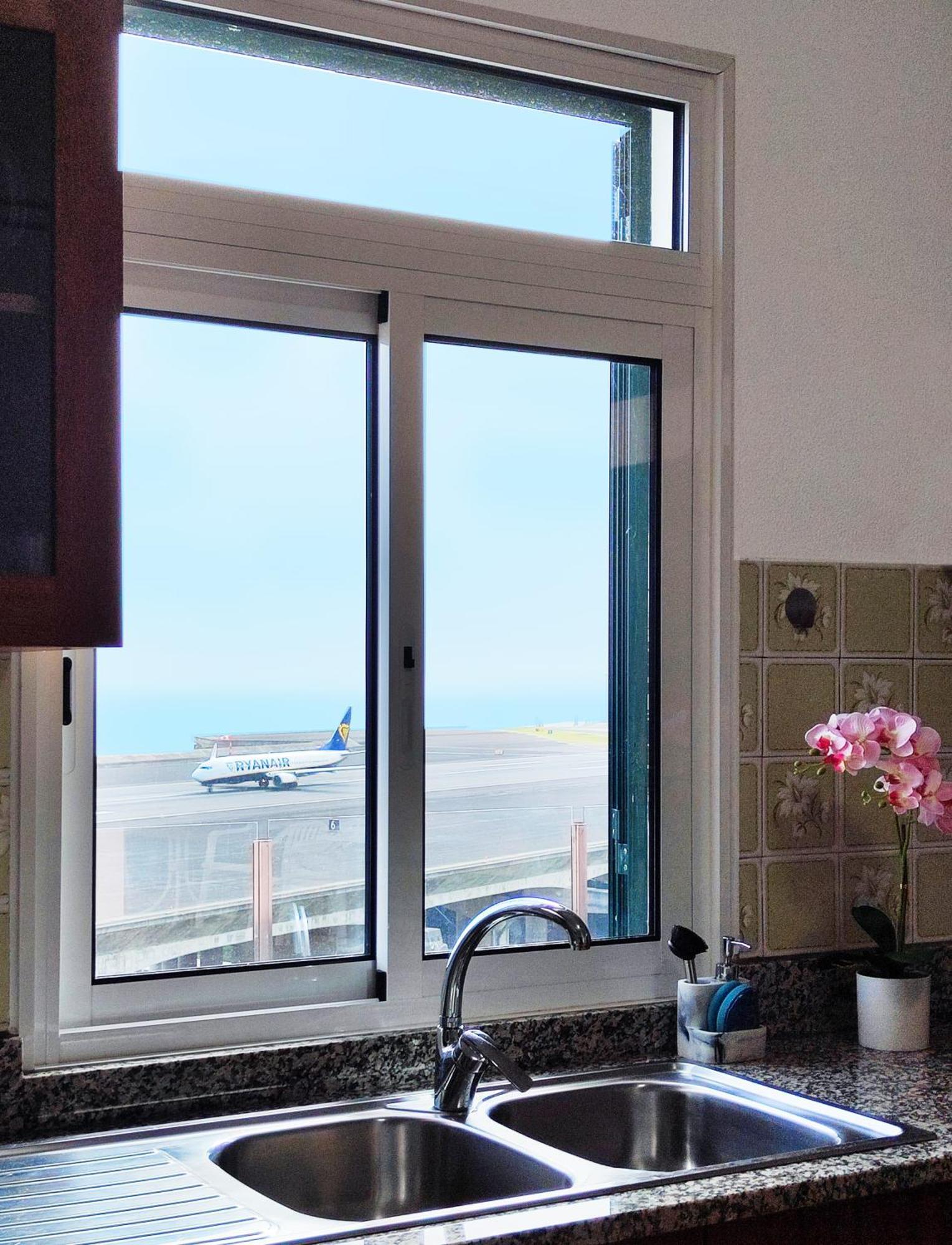 Gateone Al Airport View House Villa Machico  Bagian luar foto
