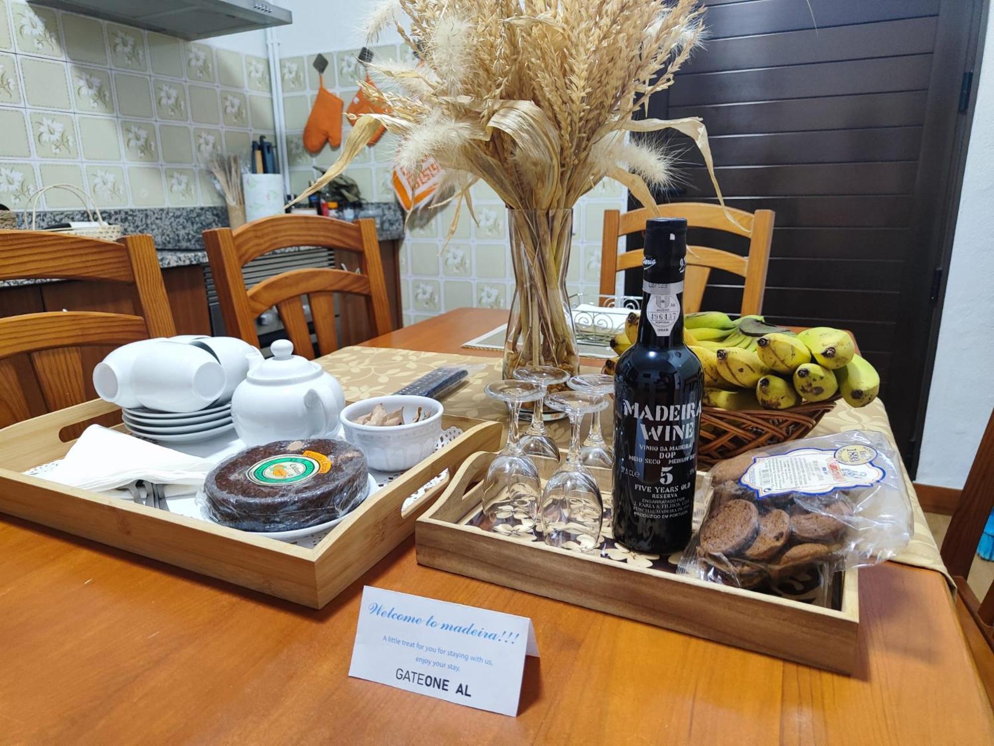 Gateone Al Airport View House Villa Machico  Bagian luar foto
